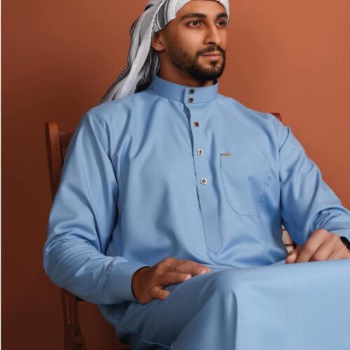 qamis au style minimaliste